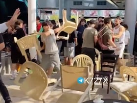 Lors des violences provoquées par les supporters algériens à Doha. (Capture d'écran).