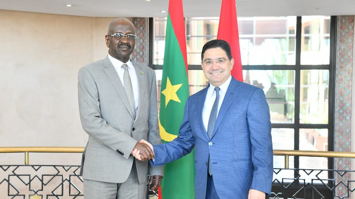 Le ministre mauritanien des Affaires étrangères, Mohamed Salem Ould Merzoug, et son homologue marocain Nasser Bourita, lundi 22 janvier 2024 à Rabat.