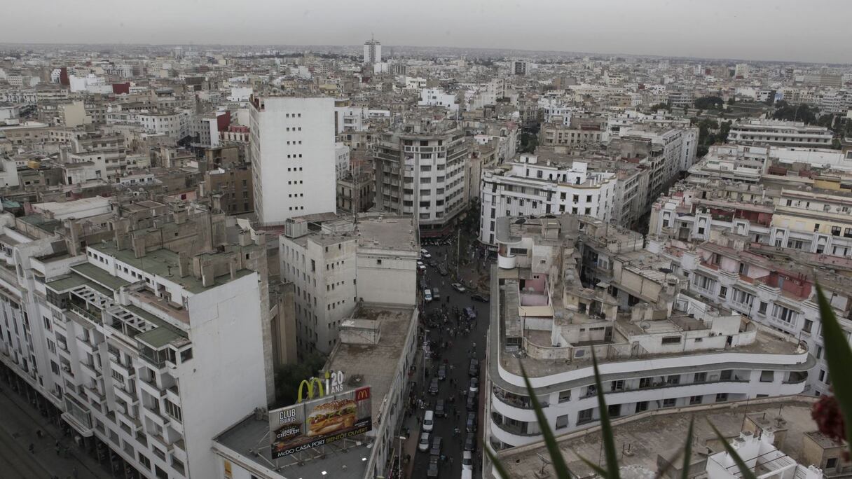 Des bidonvilles jusque... sur les toits des immeubles...