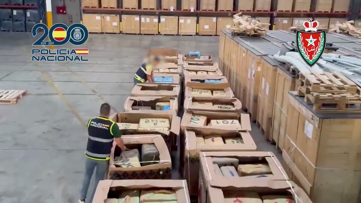 Lors de la saisie spectaculaire de 11 tonnes de haschich par la police espagnole, en collaboration avec la DGSN.