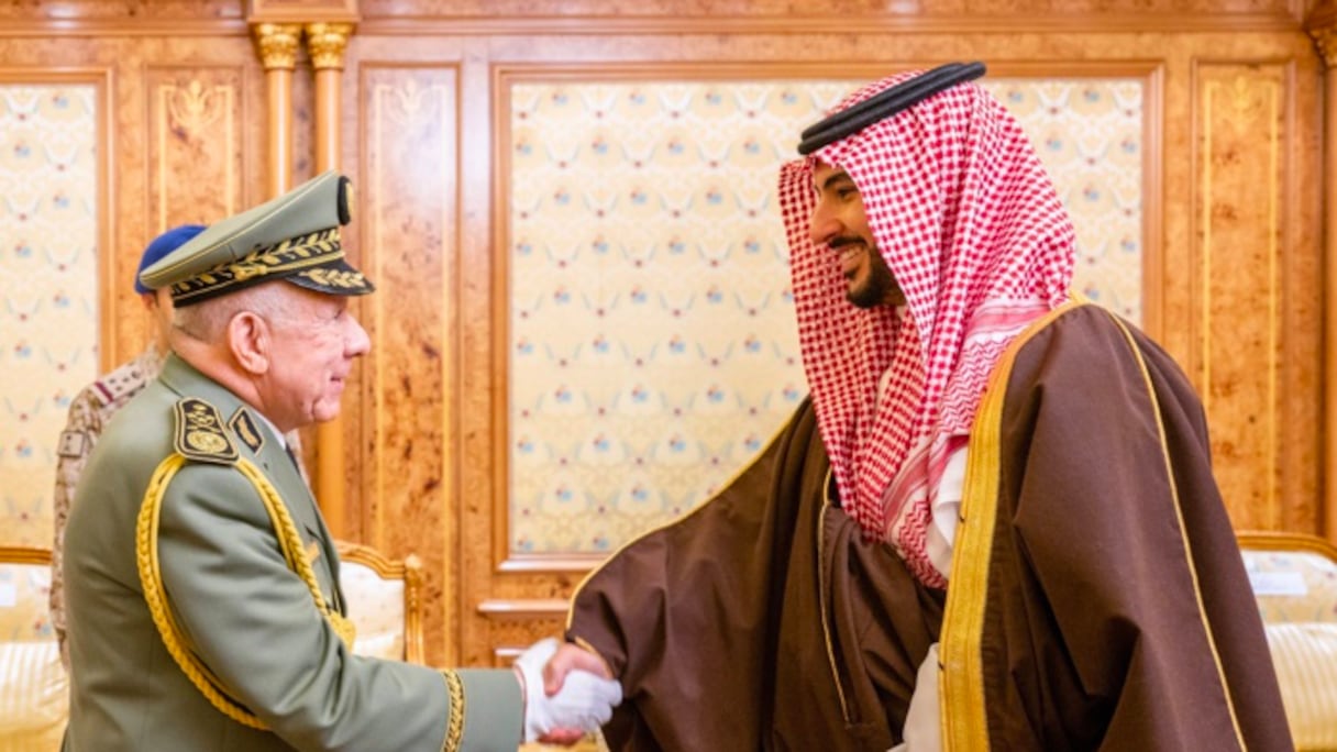 Le chef de l'armée algérienne, Saïd Chengriha (78 ans) reçu le 6 février 2024 à Riyad par le ministre saoudien de La Défense, Khaled Ben Salmane, âgé de 36 ans.