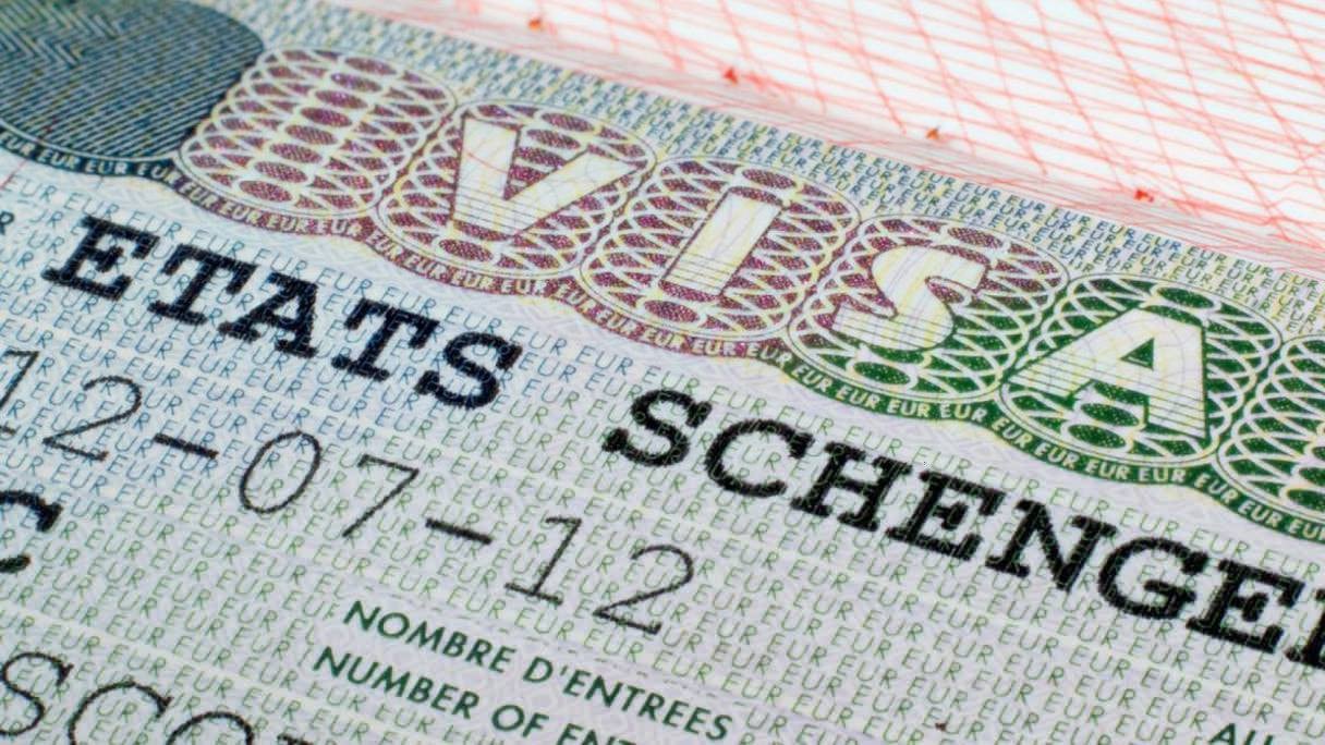 Un visa Schengen.