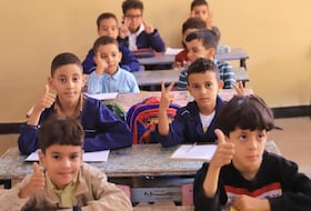 Des élèves de la province de Laâyoune regagnent leurs bancs de l'école dans la bonne humeur.