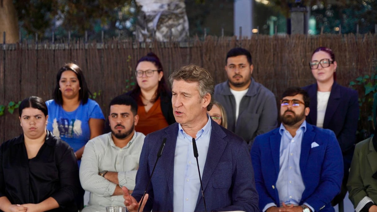 Le président du Parti populaire, Núñez Feijóo, donnant un discours à Melilla, le 10 novembre 2025.