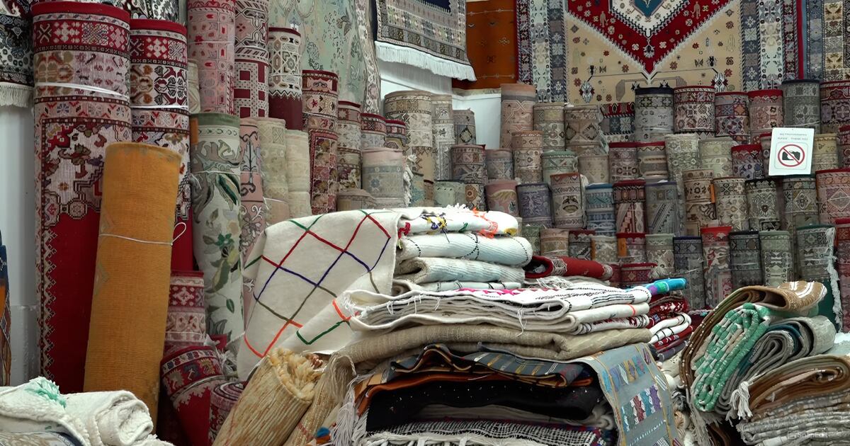 Tapis Rbati Rouge Artisanat: le commerce du tapis rbati file une mauvaise laine | le360.ma