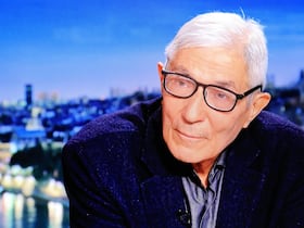 Boualem Sansal, invité du journal télévisé de 20h, présenté par Laurent Delahousse, le 23 novembre 2025, sur France 2.