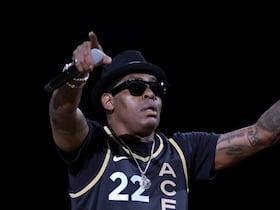 Coolio (1963-2022), se produit à la mi-temps d'un match à Las Vegas. Le rappeur américain très connu pour «Gangsta's Paradise» (1995), est décédé à l'âge de 59 ans, a annoncé son manager le 28 septembre 2022.