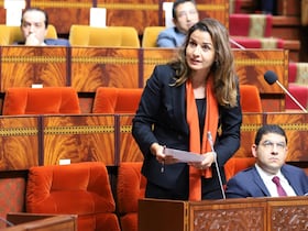 La ministre de la Transition énergétique et du Développement durable, Leila Benali, répond à une question orale à la Chambre des représentants, le 6 décembre 2021 à Rabat.