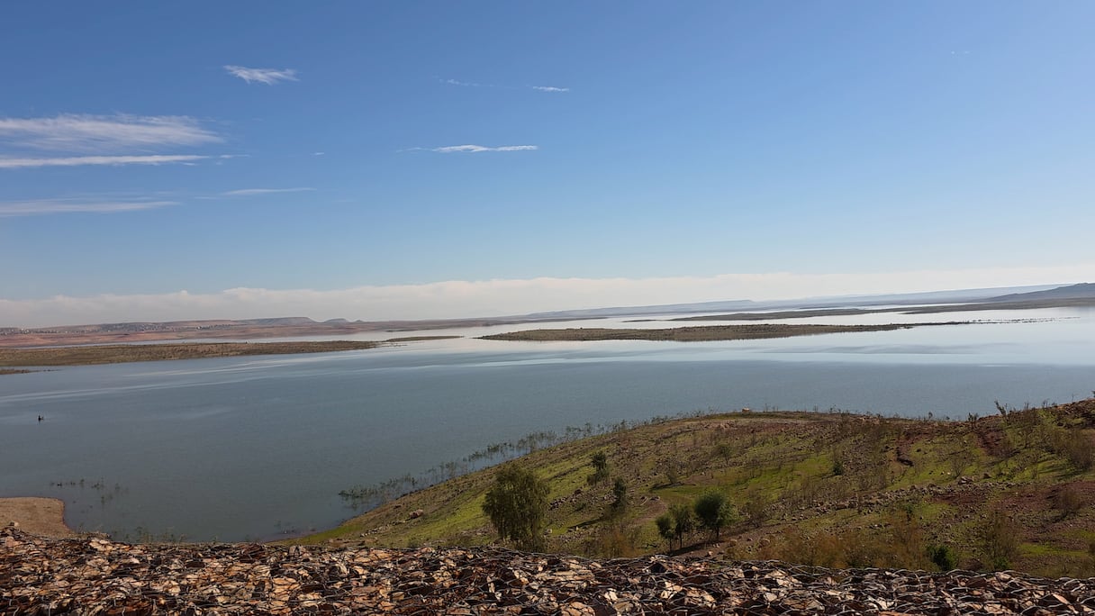 مشاهد من سد المسيرة ثاني أكبر سد في المغرب بعد ارتفاع نسبة ملئه إلى 8,5% (13 يناير2026)