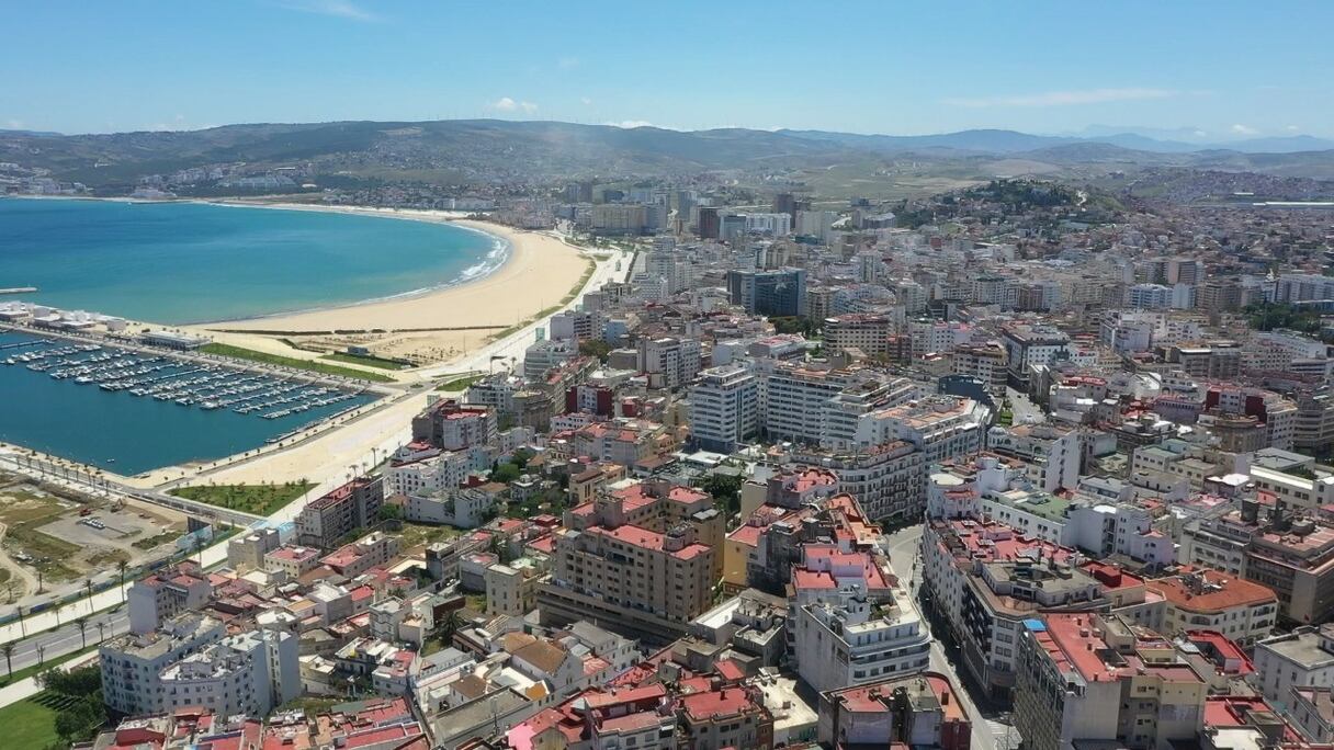 La baie de Tanger, vue du ciel en ce dimanche 24 mai 2020, jour de l'Aïd el-Fitr, marqué par le confinement de la population, dû au Covid-19.