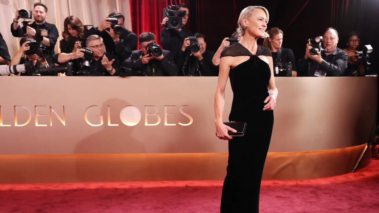 Robin Wright, sur le tapis rouge des Golden Globes 2026, le 11 janvier.