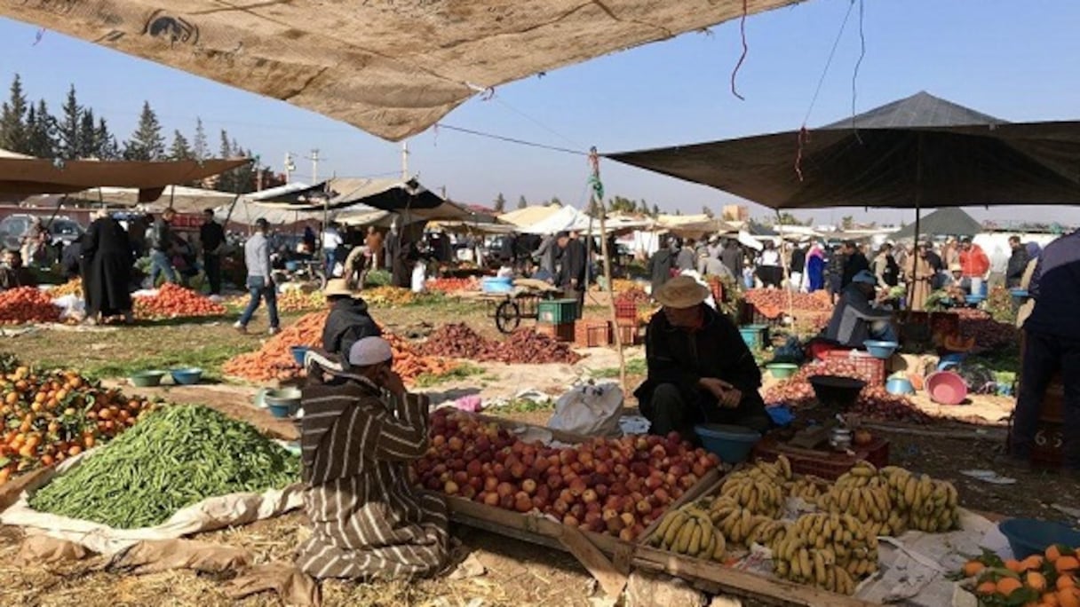 Un souk hebdomadaire au Maroc.