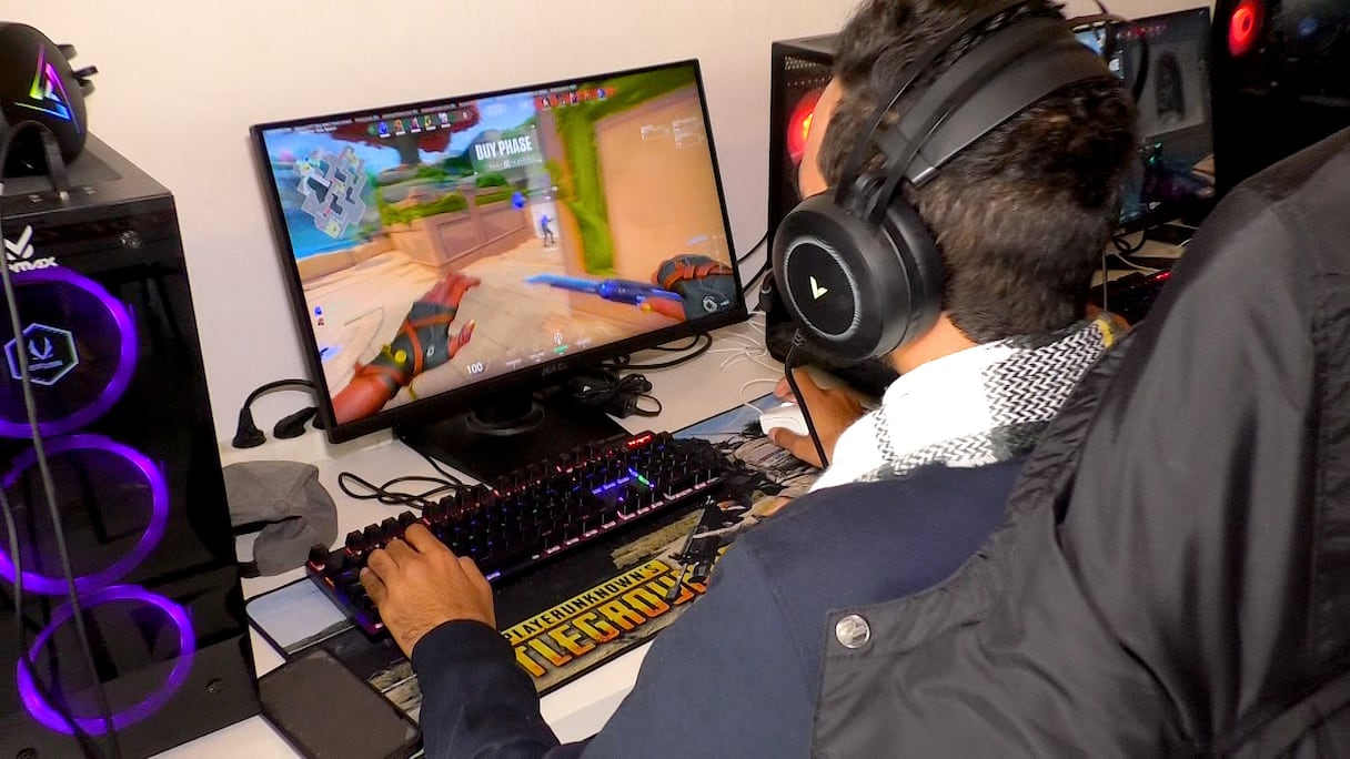 ازدهار سوق الألعاب الإلكترونية يُعيد محلات "السيبير" للانتشار مجددا