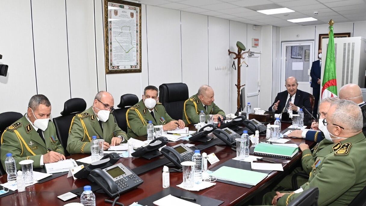 Le président algérien, Abdelmadjid Tebboune et les généraux de l'armée.