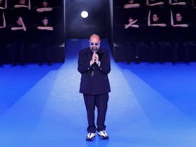 Charaf Tajer, fondateur de la marque Casablanca, le 28 février, au Cirque d'hiver à Paris, à l'occasion de la présentation de sa nouvelle collection, "Venus as a Boy", à la Fashion Week.