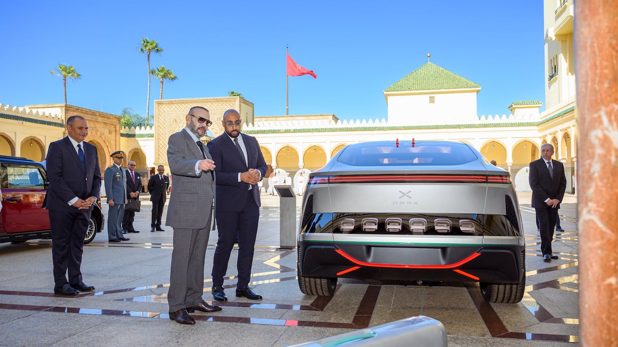 Lors de la présentation présidée par le Roi Mohammed VI du modèle de la voiture du premier constructeur marocain et du prototype d’un véhicule à hydrogène développé par un Marocain, lundi 15 mai à Rabat.