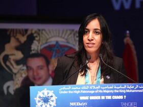 M'Barka Bouaida, la ministre déléguée des Affaires étrangères, a quant à elle soulevé le problème de la fragmentation du monde et évoqué les crises qui ébranlent les pays arabes et la région de Moyen Orient.