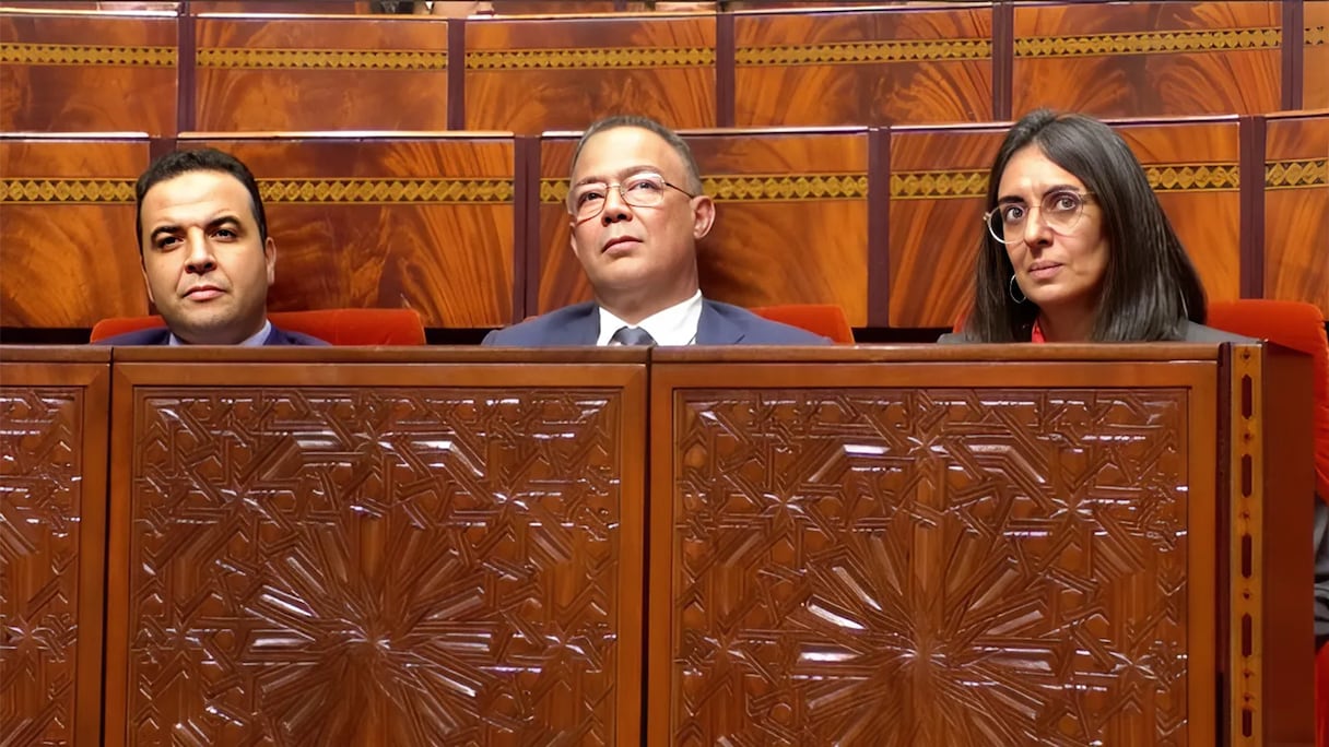 De gauche à droite. Mustapha Baitas, porte-parole du gouvernement, Fouzi Lekjaa, ministre délégué auprès du ministre de l’Economie et des Finances, chargé du Budget, Nadia Fettah, ministre de l’Economie et des Finances, jeudi 8 décembre 2022.