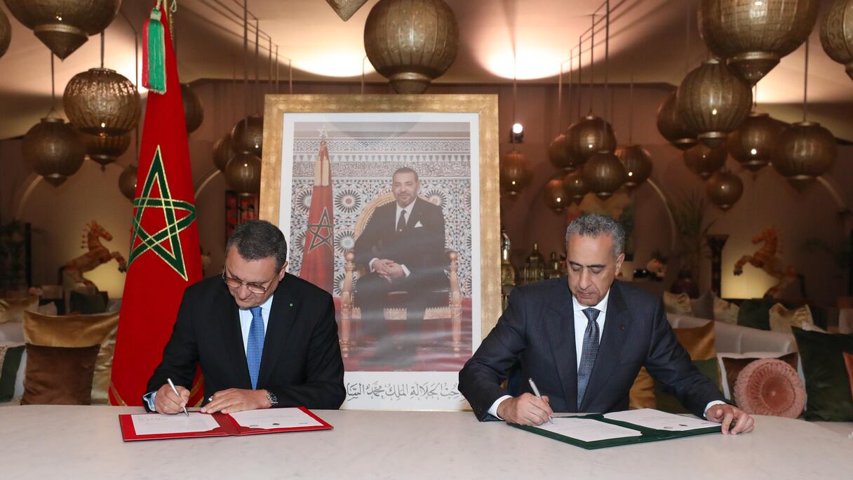 Lors de la signature de la convention entre la DGSN et Renault, dimanche 18 mai 2025 à El Jadida.