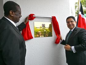 Musalia Mudavadi, Premier ministre, chef de la diplomatie du Kenya, et Nacer Bourita, ministre des Affaires étrangères, inaugurant l'ambassade du Kenya à Rabat le 26 mai 2025 (Y.Manna/Le360).