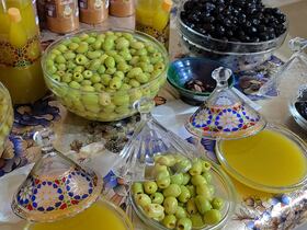 أسعار زيت الزيتون تنخفض إلى أقل من 50 درهم