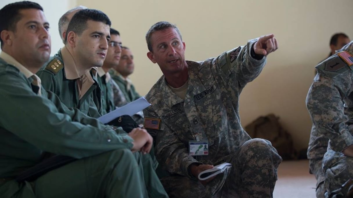 Le badge épinglé par le soldat US affiche la carte du Maroc dans son intégralité, de Tanger à Lagouira.
