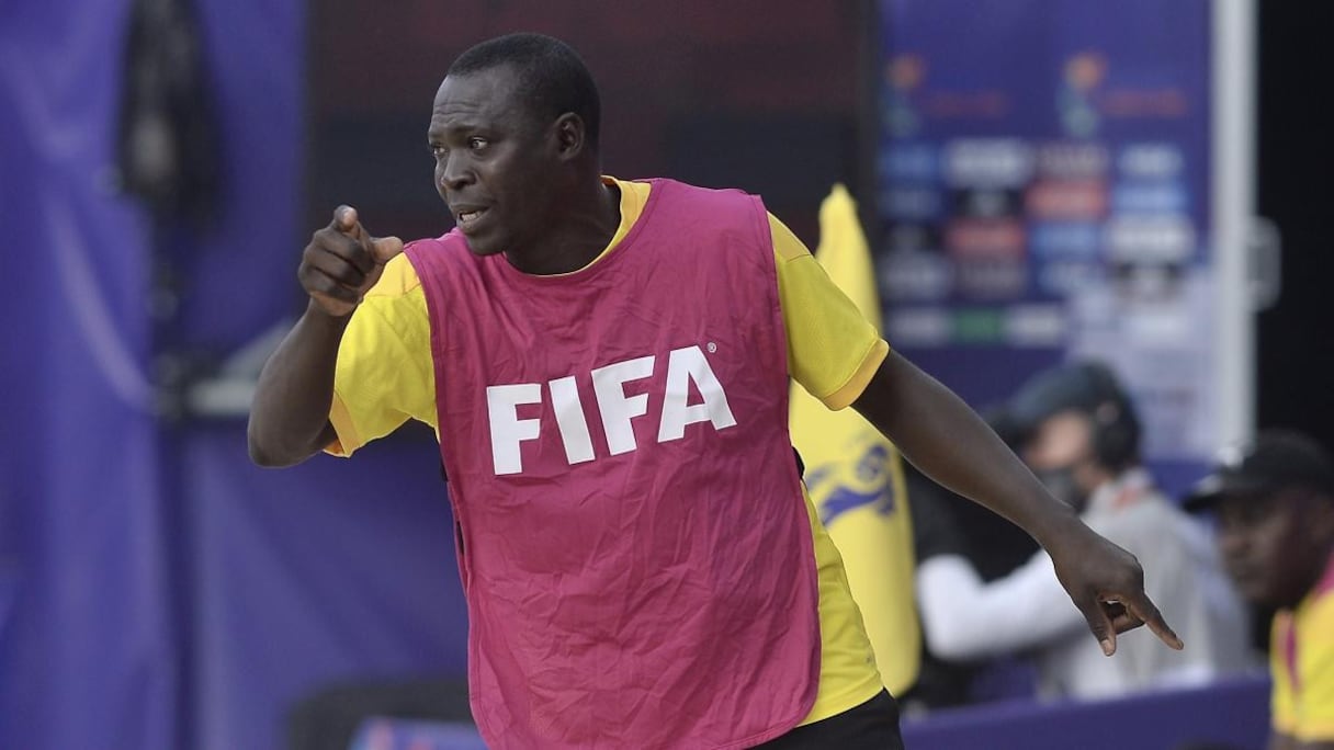 Oumar Sylla, entraîneur sénégalais de beach-soccer.
