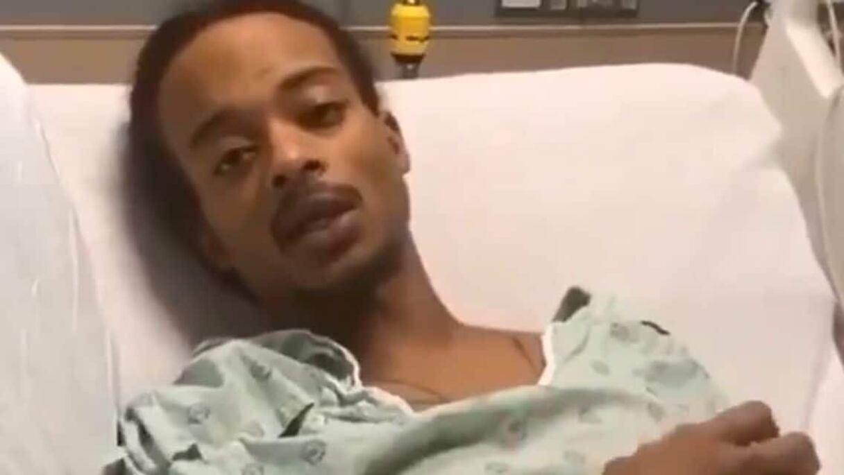 Jacob Blake, sur son lit d'hôpital à Kenosha, dans le Wisconsin, le samedi 5 septembre 2020. 
