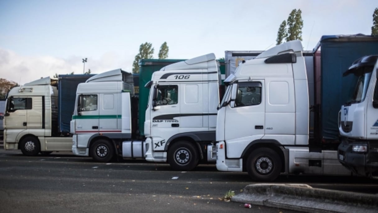 Camions de transport routier.
