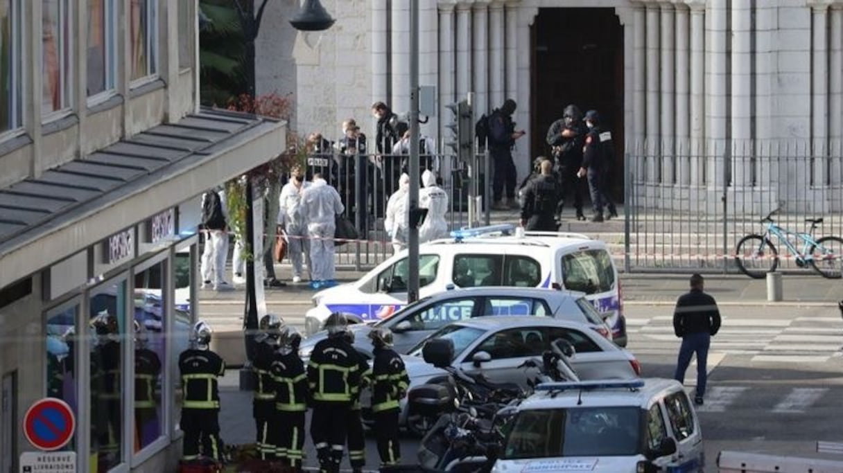 Une attaque au couteau a eu lieu devant la Basilique Notre-Dame de Nice le vendredi 29 octobre. 
