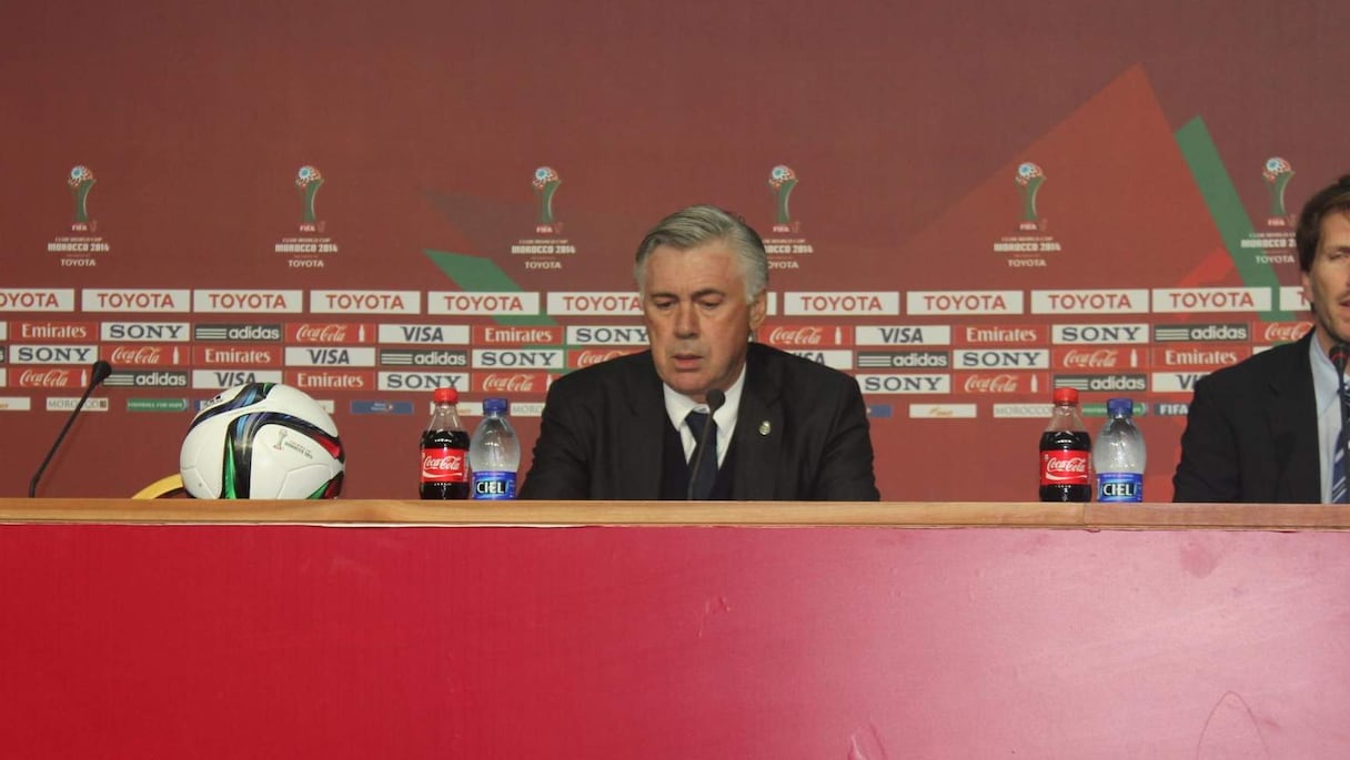 Carlo Ancelotti lors d'une conférence de presse du Mondial des clubs au Maroc.
