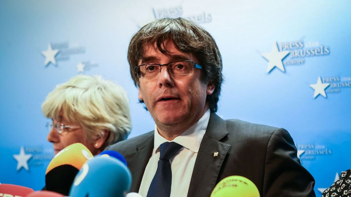 Le président catalan destitué Carles Puigdemont lors d'une conférence de presse à Bruxelles, le 31 octobre 2017.
