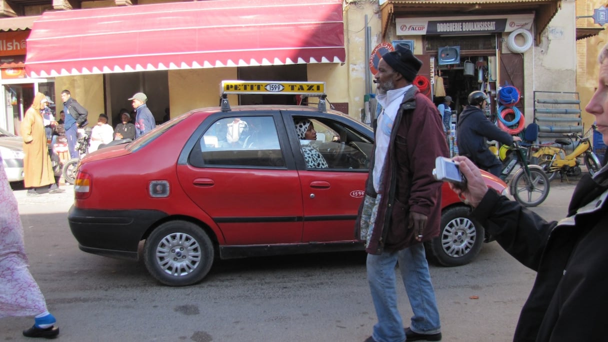 Les mis en cause agressaient des chauffeurs de taxis sous la menace de l'arme blanche.
