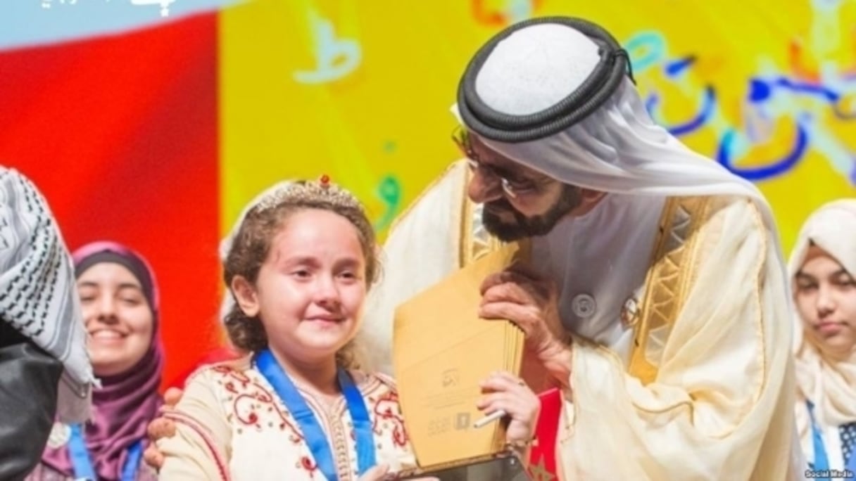 Meryem Amjoune, le 30 octobre 2018, avec Cheikh Mohamed Bin Rashed Al-Maktum, Premier ministre des Emirats Arabes Unis.  
