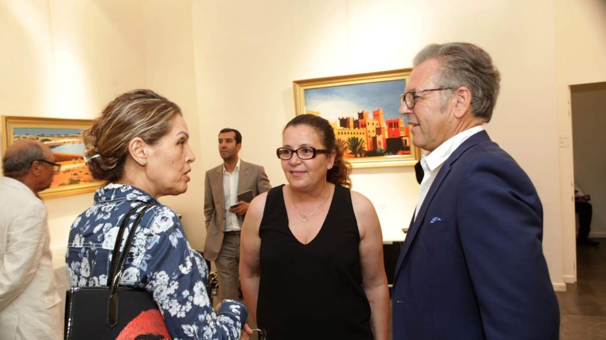 Rabia Aroussi de la galerie Alif-ba, Jamila de SoArt Gallery et Malha Sidi Mohamed.
