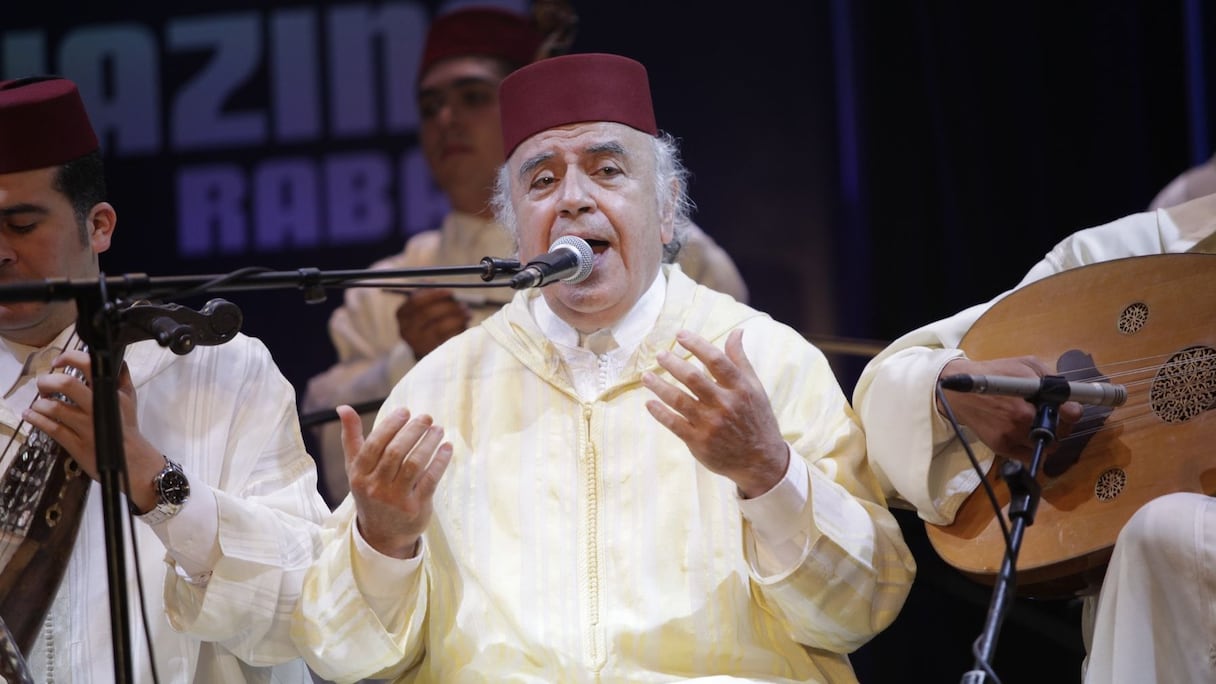 Une véritable icône que Mohamed Bajeddoub. Et l'atmosphère, dans la salle, avait quelque chose d'une force mystique.
