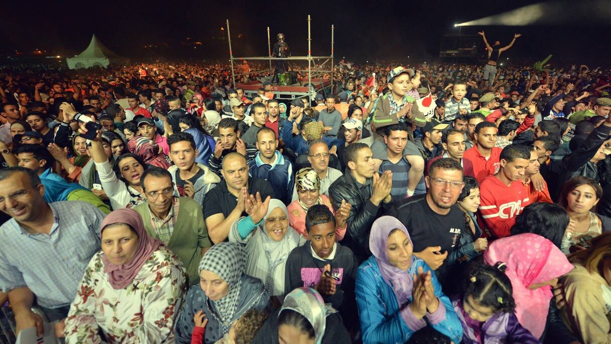 Les spectateurs ont afflué en masse vers la scène de Salé, samedi soir, pour assister au concert de Daoudia.  
