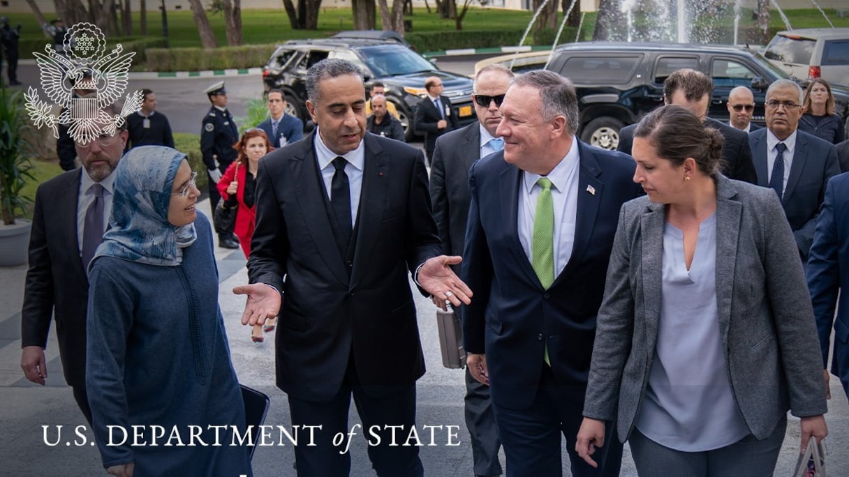 Au centre, le patron du pôle DGSN-DGST, Abdellatif Hammouchi, et Mike Pompeo, chef de la diplomatie américaine.
