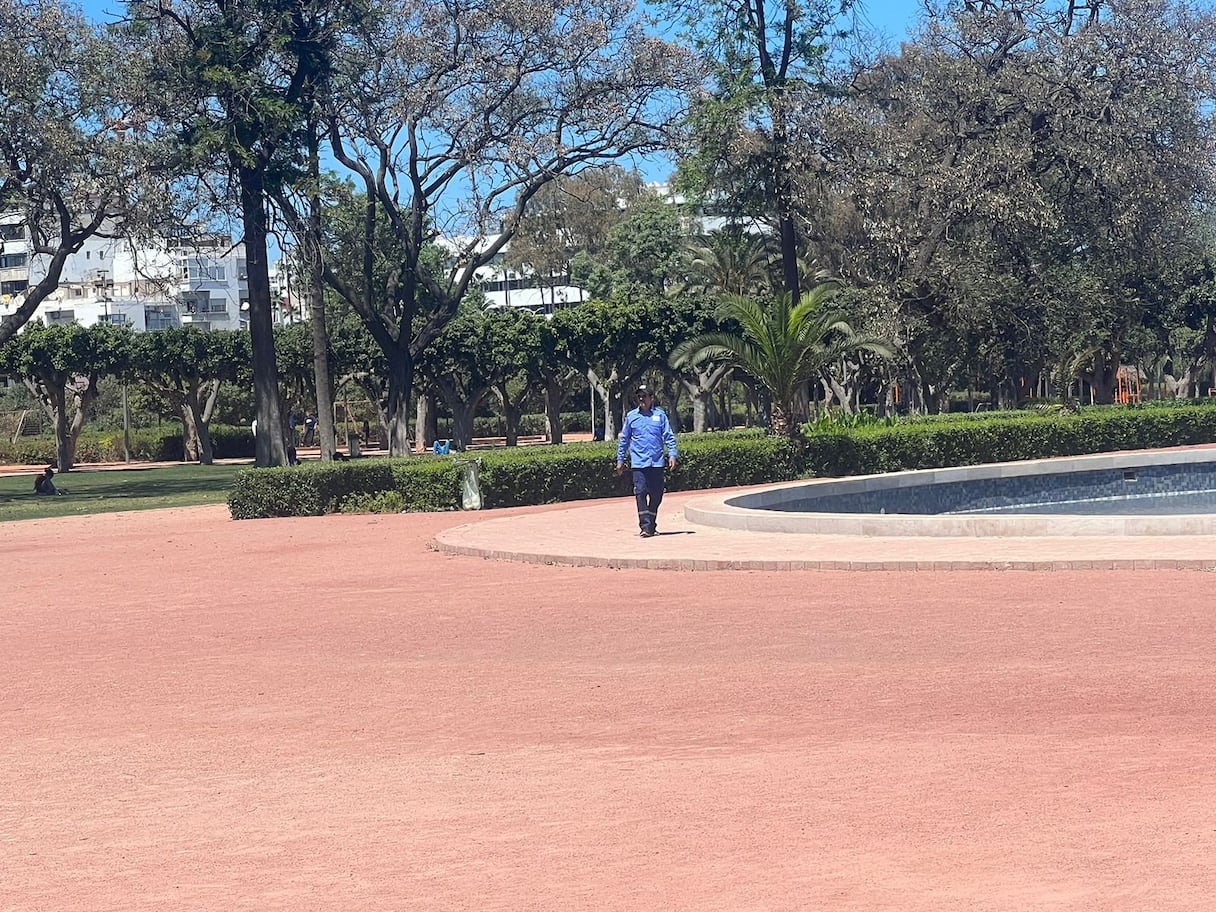 Un agent de sécurité au Parc de la Ligue arabe à Casablanca.