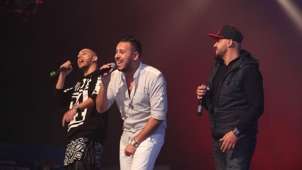 Le groupe de rap Fnaïr ont fait le show en première partie de soirée.
