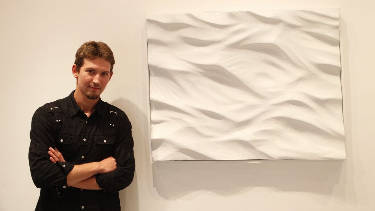 La beauté des oeuvres de l'artiste "vient de la fougue qu’il met à contrecarrer la destinée obtuse de résistance des matériaux mais aussi de l’histoire dans son incessante marée de renouvellement", dira des créations de Malhaoui Christian Gaussen.  
