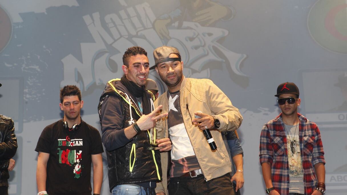 Les membres du jury ont éternisé le moment aux côtés des artistes.
