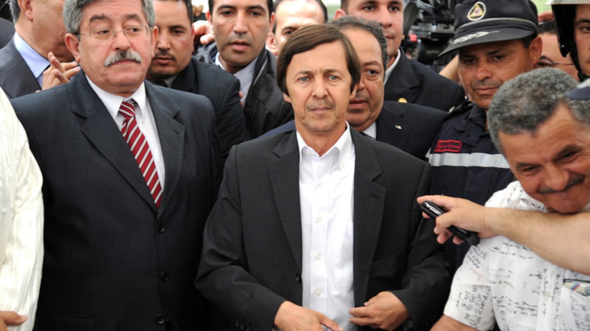 Saïd Bouteflika, frère cadet de l'ex-président algérien, à sa droite Ahmed Ouiyahia, ex-Premier ministre.
