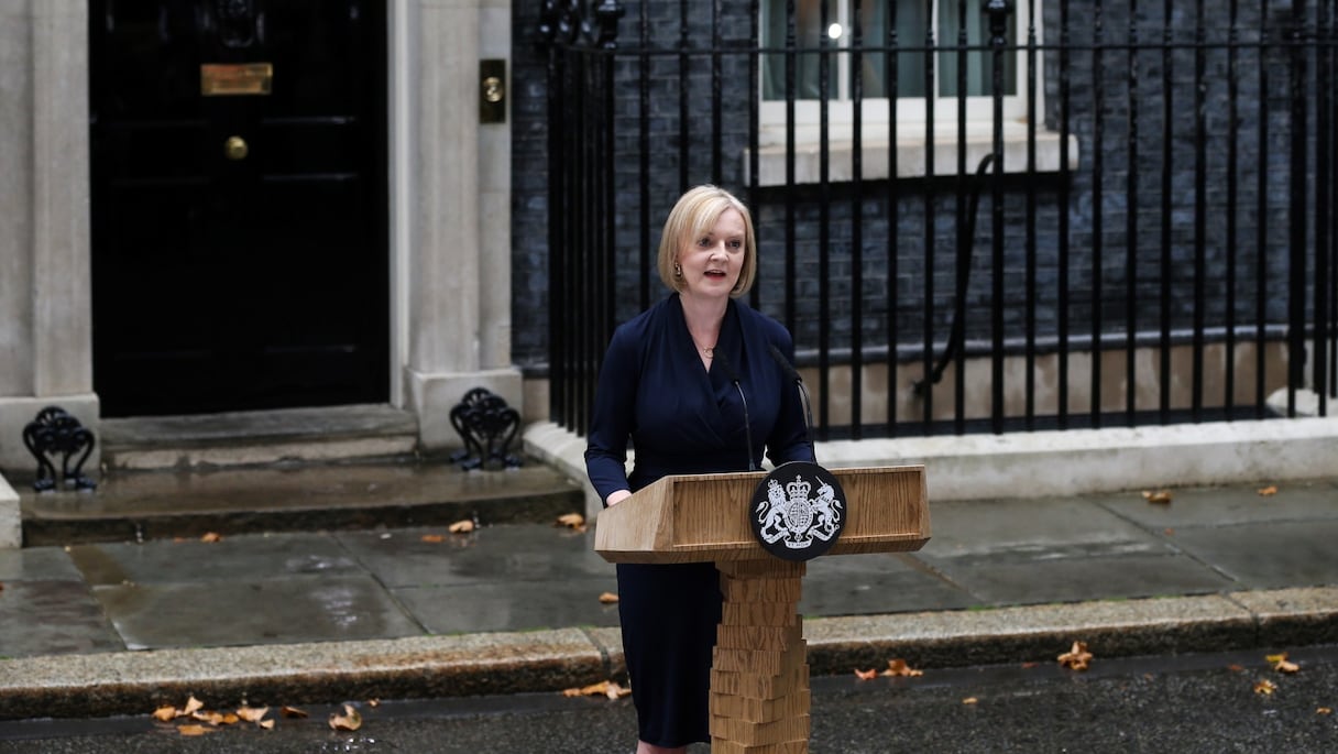 Liz Truss prononce un discours au 10 Downing Street, résidence du Premier ministre du Royaume-Uni à Londres, le 6 septembre 2022.
