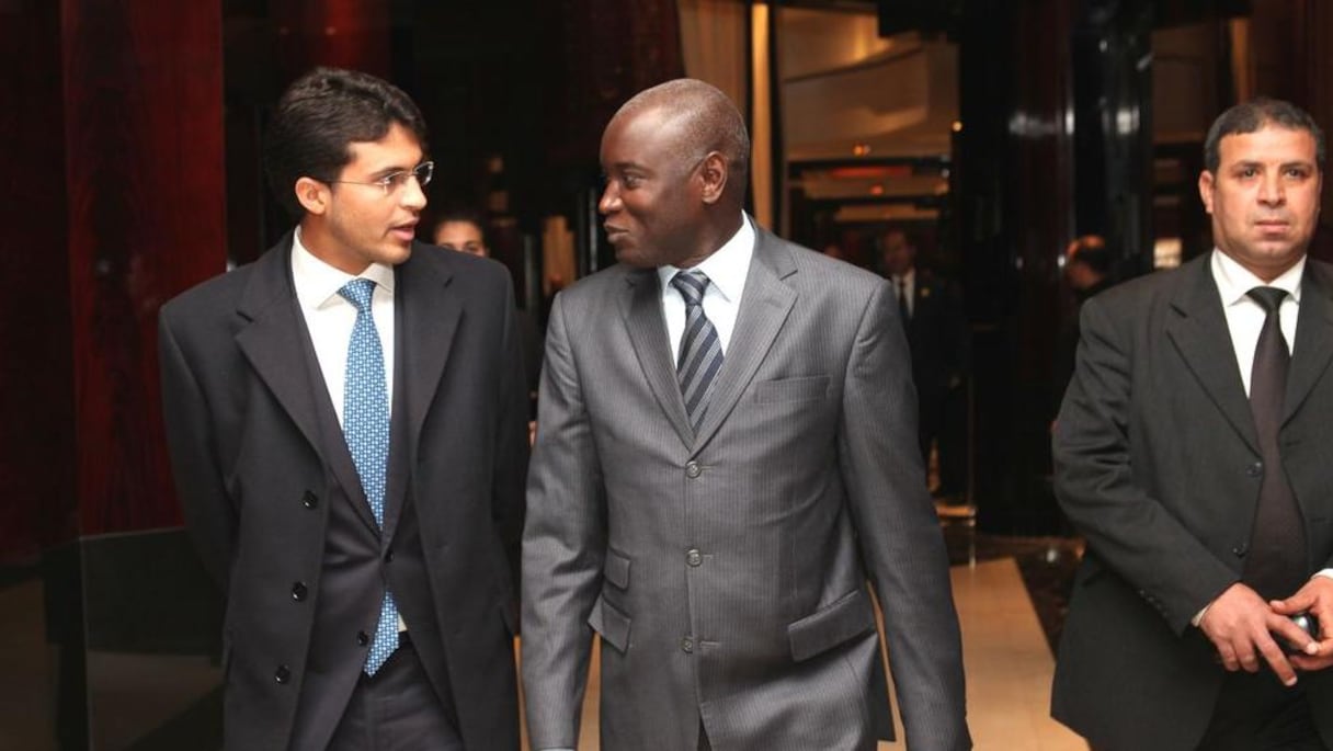  Mamoun Bouhadhoud, ministre délégué auprès du ministre de l'Industrie, du Commerce, de l'investissement et de l'économie numérique et Aly Ngouille Ndiaye, ministre de l'Industrie du Sénégal.
