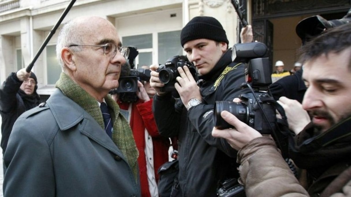 Le général Philippe Rondot, le 11 décembre 2007 à la sortie du tribunal à Paris. 
