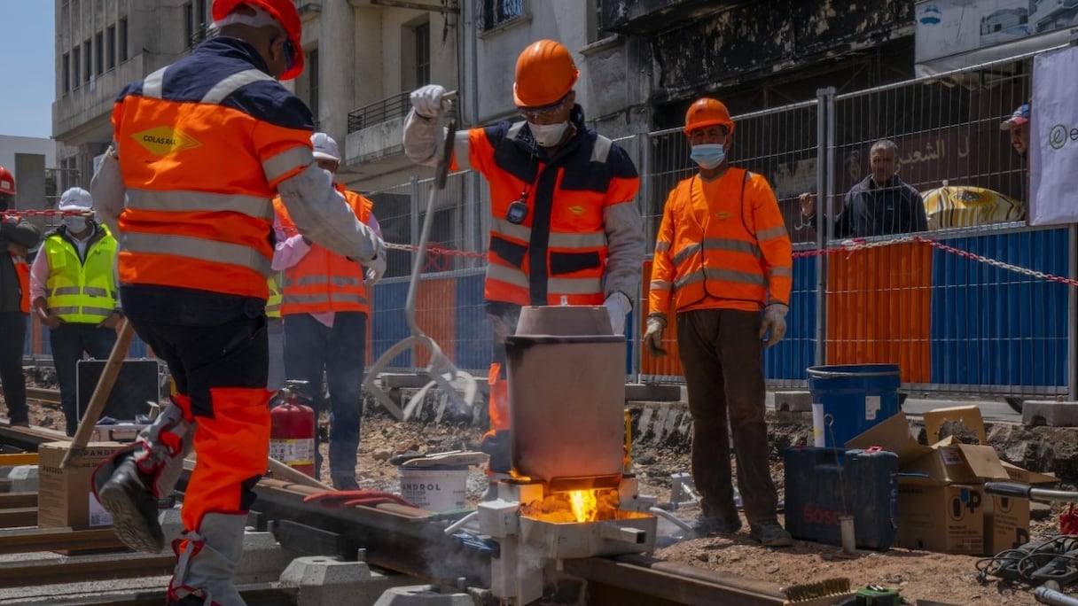 Première soudure des rails des nouvelles lignes du Tramway de Casablanca, le lundi 3 mai 2021.
