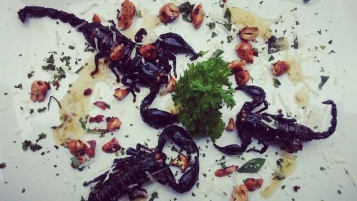 Situé près de la cité d'Angkor, ce restaurant propose aussi dans son menu du scorpion poêlé au parmesan, délicatement relevé de noix de cajou. 
