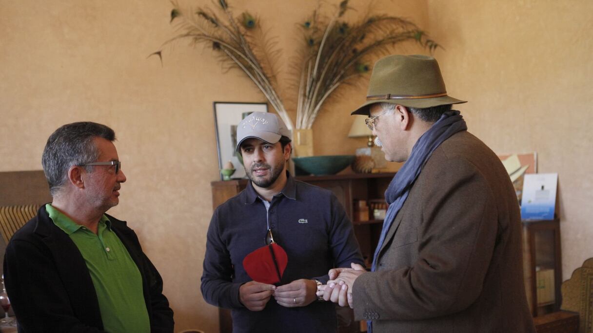 Yassir Zenagui, ancien ministre du tourisme et conseiller du Roi, a participé, en amateur d'art et admirateur de Mahi Binebine, à cette belle rencontre.   
