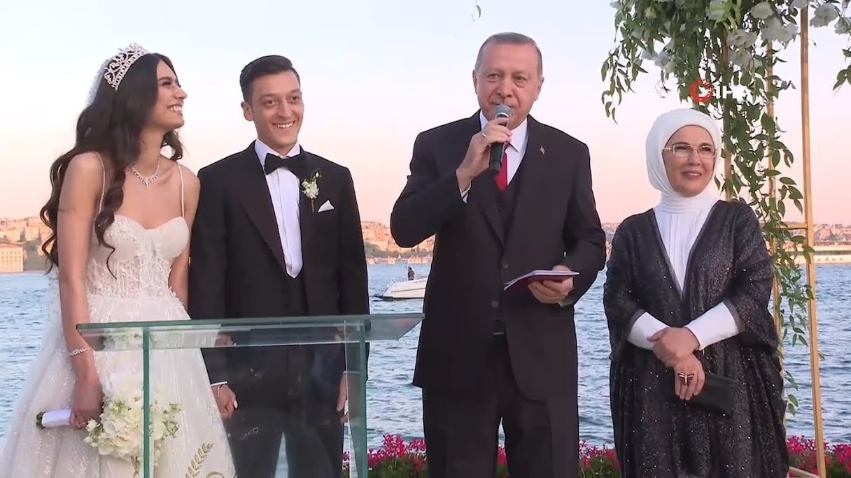 Le président turc Erdogan au mariage du footballeur Mesut Özil.
